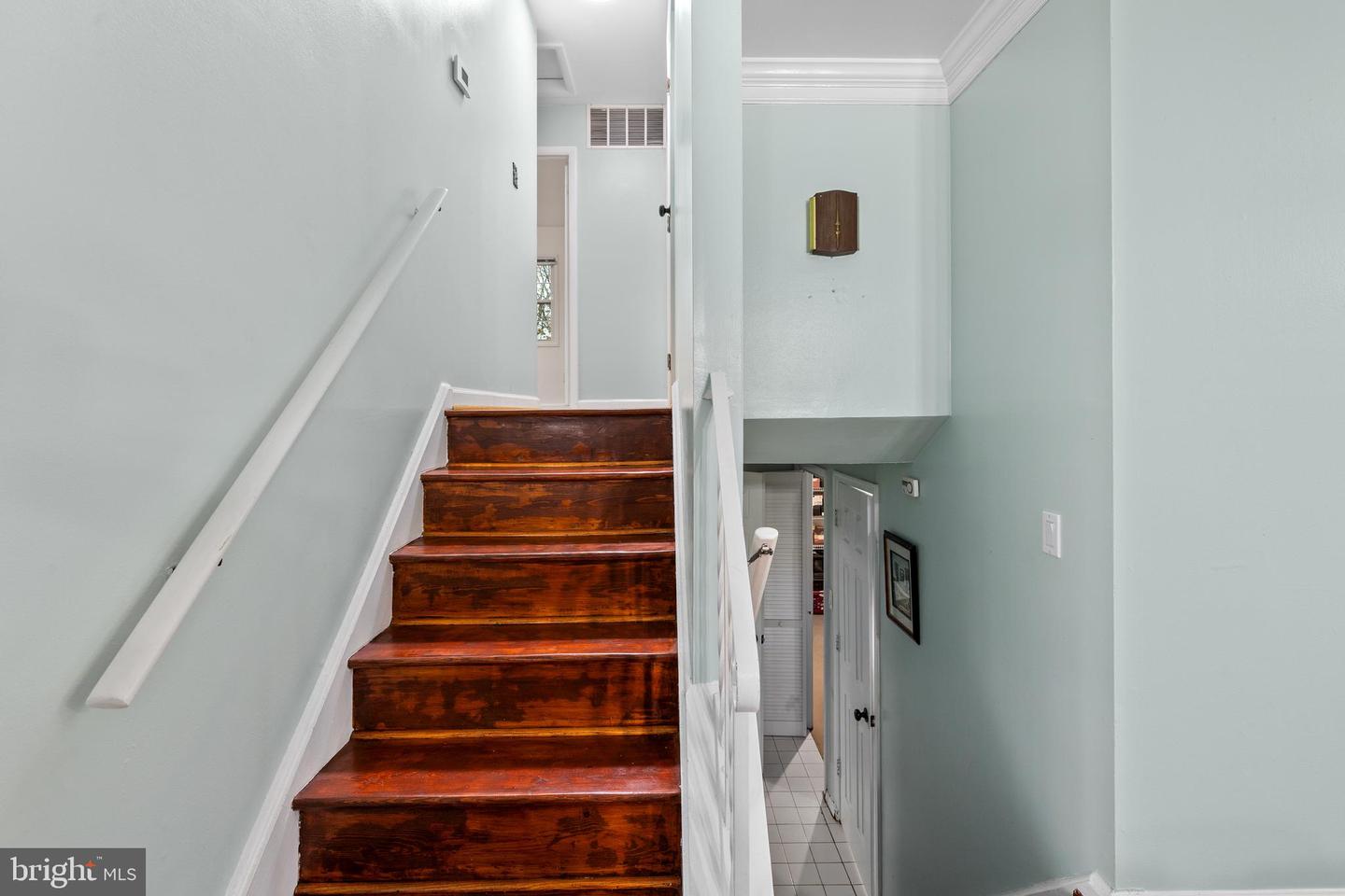5725 HABERSHAM WAY, ALEXANDRIA, Virginia 22310, 4 Bedrooms Bedrooms, ,3 BathroomsBathrooms,Residential,For sale,5725 HABERSHAM WAY,VAFX2221420 MLS # VAFX2221420