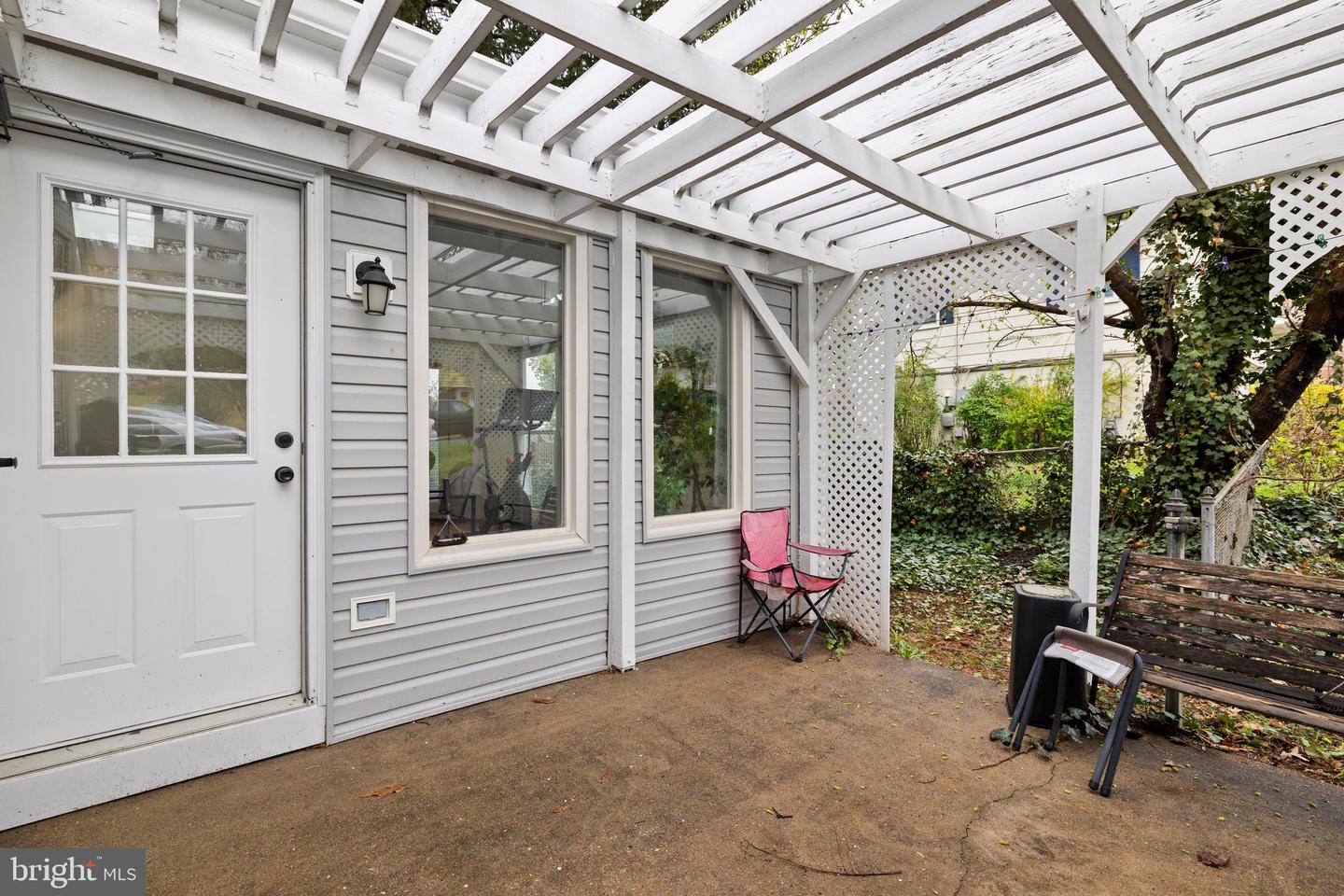 5725 HABERSHAM WAY, ALEXANDRIA, Virginia 22310, 4 Bedrooms Bedrooms, ,3 BathroomsBathrooms,Residential,For sale,5725 HABERSHAM WAY,VAFX2221420 MLS # VAFX2221420