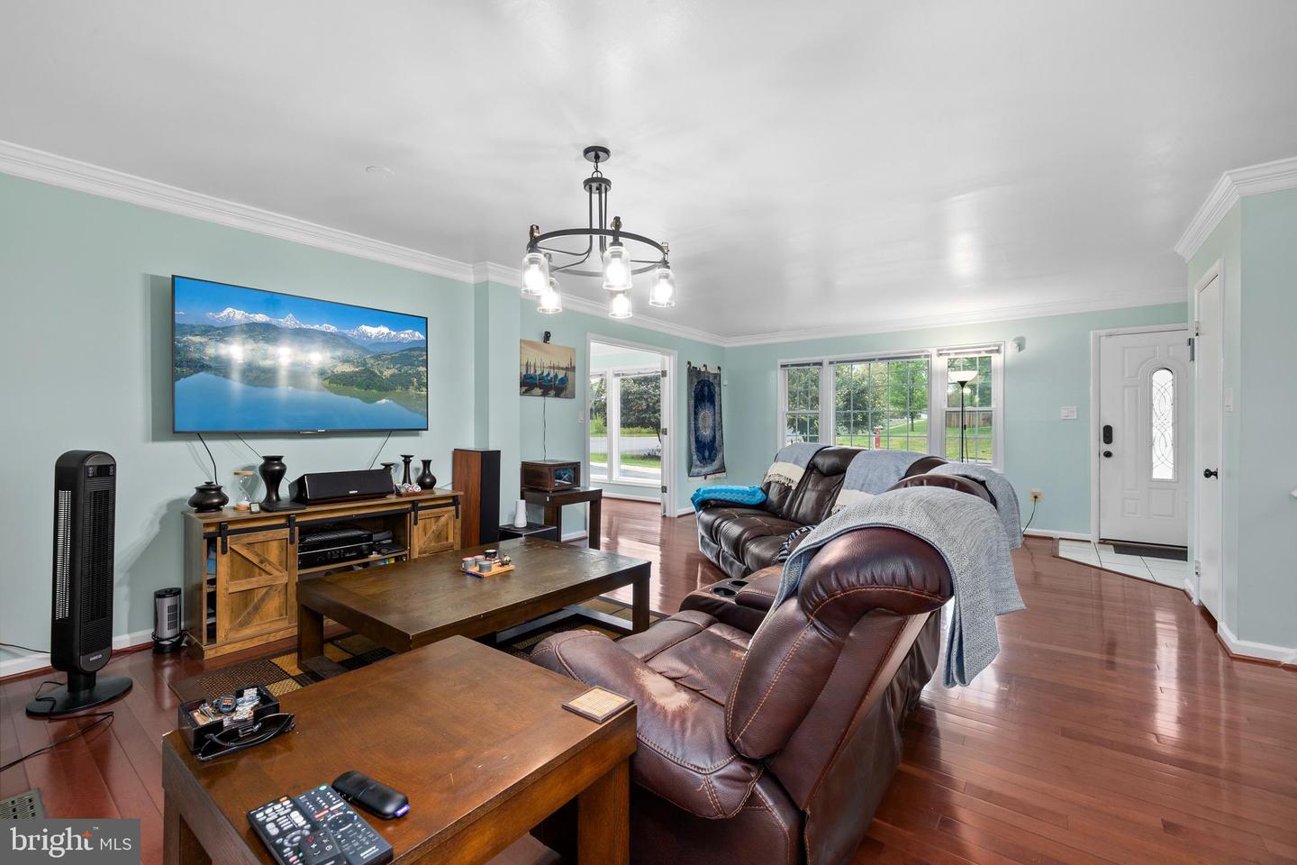 5725 HABERSHAM WAY, ALEXANDRIA, Virginia 22310, 4 Bedrooms Bedrooms, ,3 BathroomsBathrooms,Residential,For sale,5725 HABERSHAM WAY,VAFX2221420 MLS # VAFX2221420