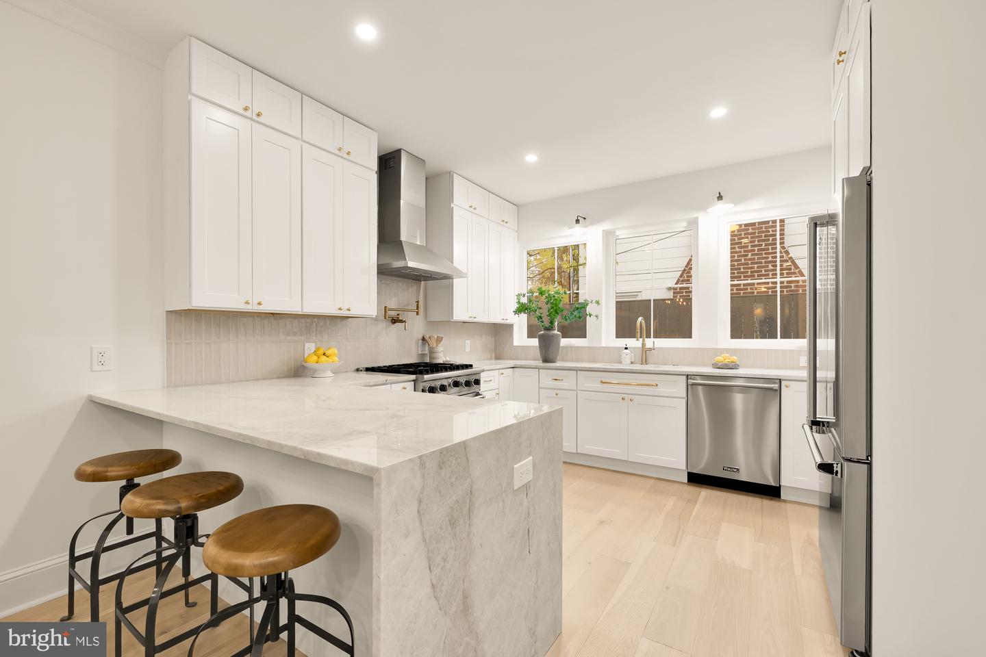 309 DUKE ST, ALEXANDRIA, Virginia 22314, 3 Bedrooms Bedrooms, ,3 BathroomsBathrooms,Residential,For sale,309 DUKE ST,VAAX2042050 MLS # VAAX2042050