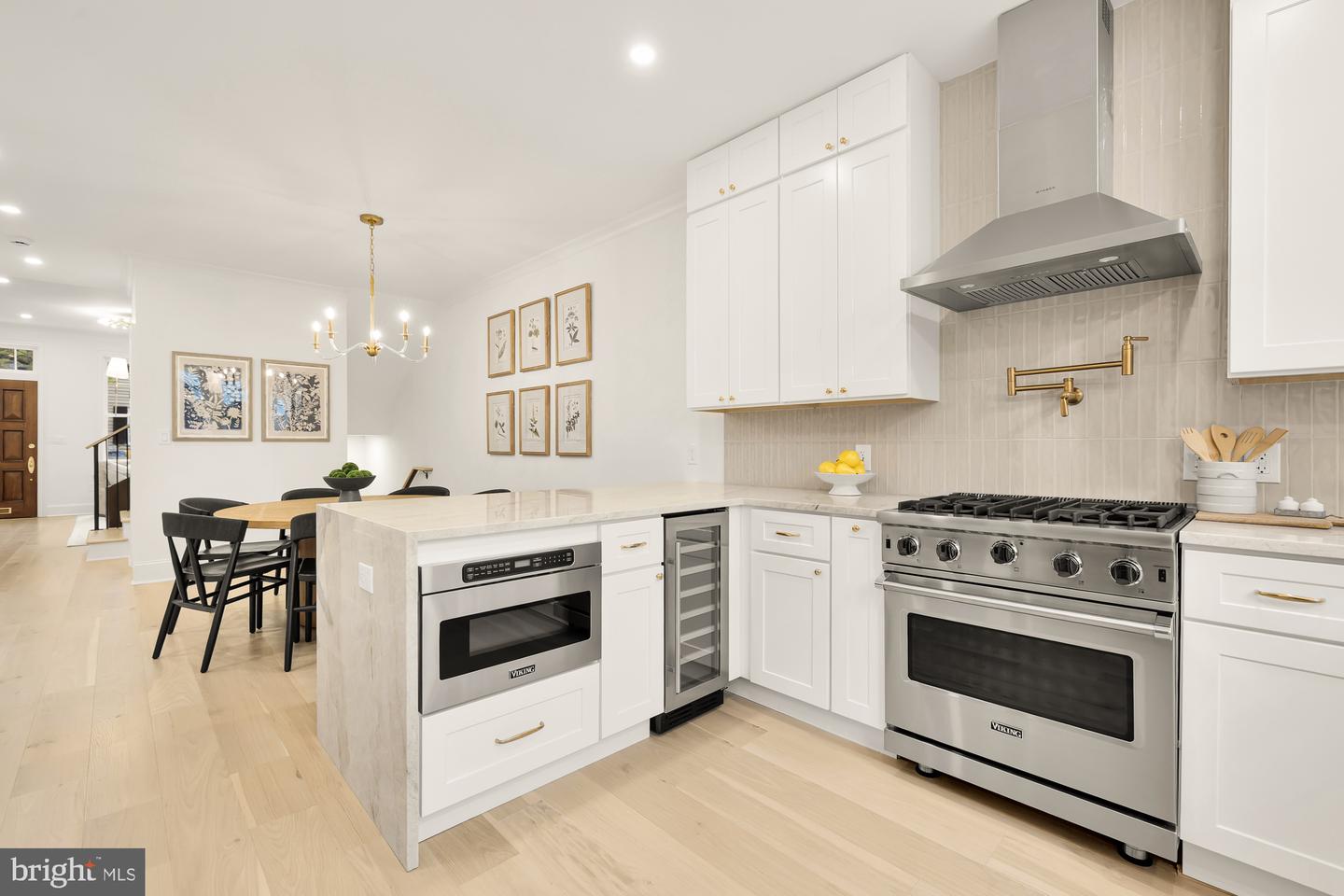 309 DUKE ST, ALEXANDRIA, Virginia 22314, 3 Bedrooms Bedrooms, ,3 BathroomsBathrooms,Residential,For sale,309 DUKE ST,VAAX2042050 MLS # VAAX2042050