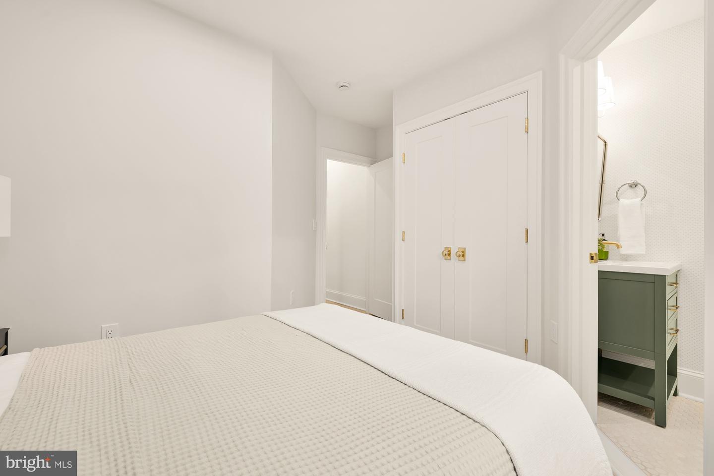 309 DUKE ST, ALEXANDRIA, Virginia 22314, 3 Bedrooms Bedrooms, ,3 BathroomsBathrooms,Residential,For sale,309 DUKE ST,VAAX2042050 MLS # VAAX2042050