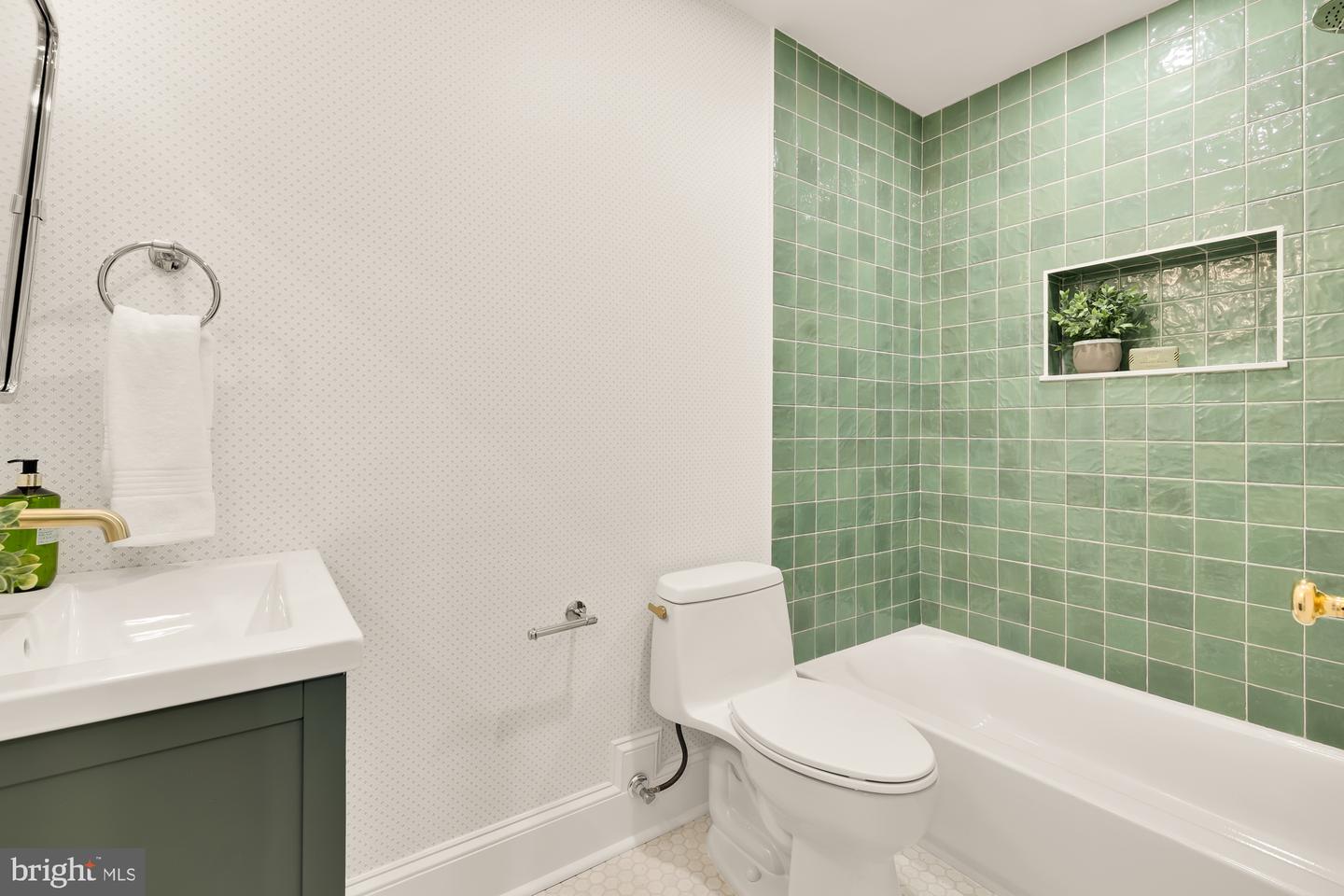 309 DUKE ST, ALEXANDRIA, Virginia 22314, 3 Bedrooms Bedrooms, ,3 BathroomsBathrooms,Residential,For sale,309 DUKE ST,VAAX2042050 MLS # VAAX2042050