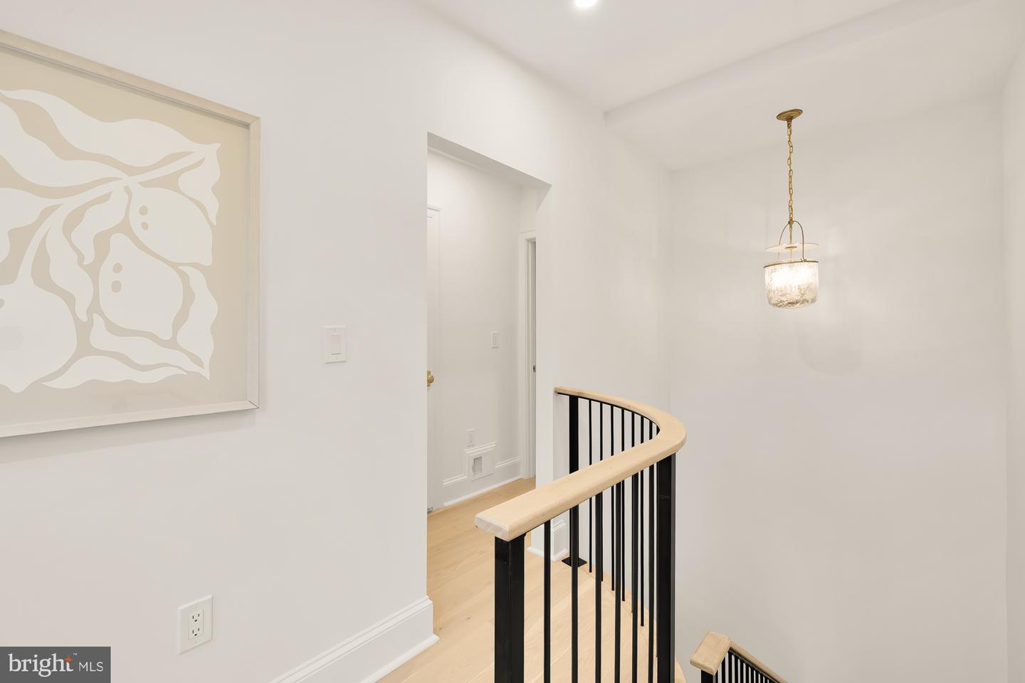 309 DUKE ST, ALEXANDRIA, Virginia 22314, 3 Bedrooms Bedrooms, ,3 BathroomsBathrooms,Residential,For sale,309 DUKE ST,VAAX2042050 MLS # VAAX2042050