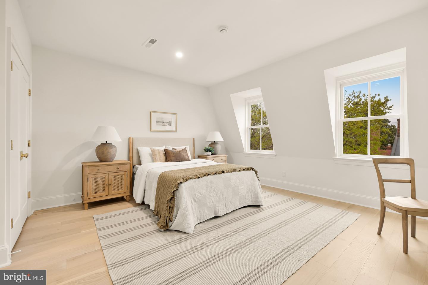 309 DUKE ST, ALEXANDRIA, Virginia 22314, 3 Bedrooms Bedrooms, ,3 BathroomsBathrooms,Residential,For sale,309 DUKE ST,VAAX2042050 MLS # VAAX2042050