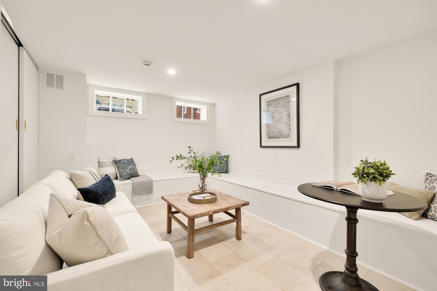 309 DUKE ST, ALEXANDRIA, Virginia 22314, 3 Bedrooms Bedrooms, ,3 BathroomsBathrooms,Residential,For sale,309 DUKE ST,VAAX2042050 MLS # VAAX2042050