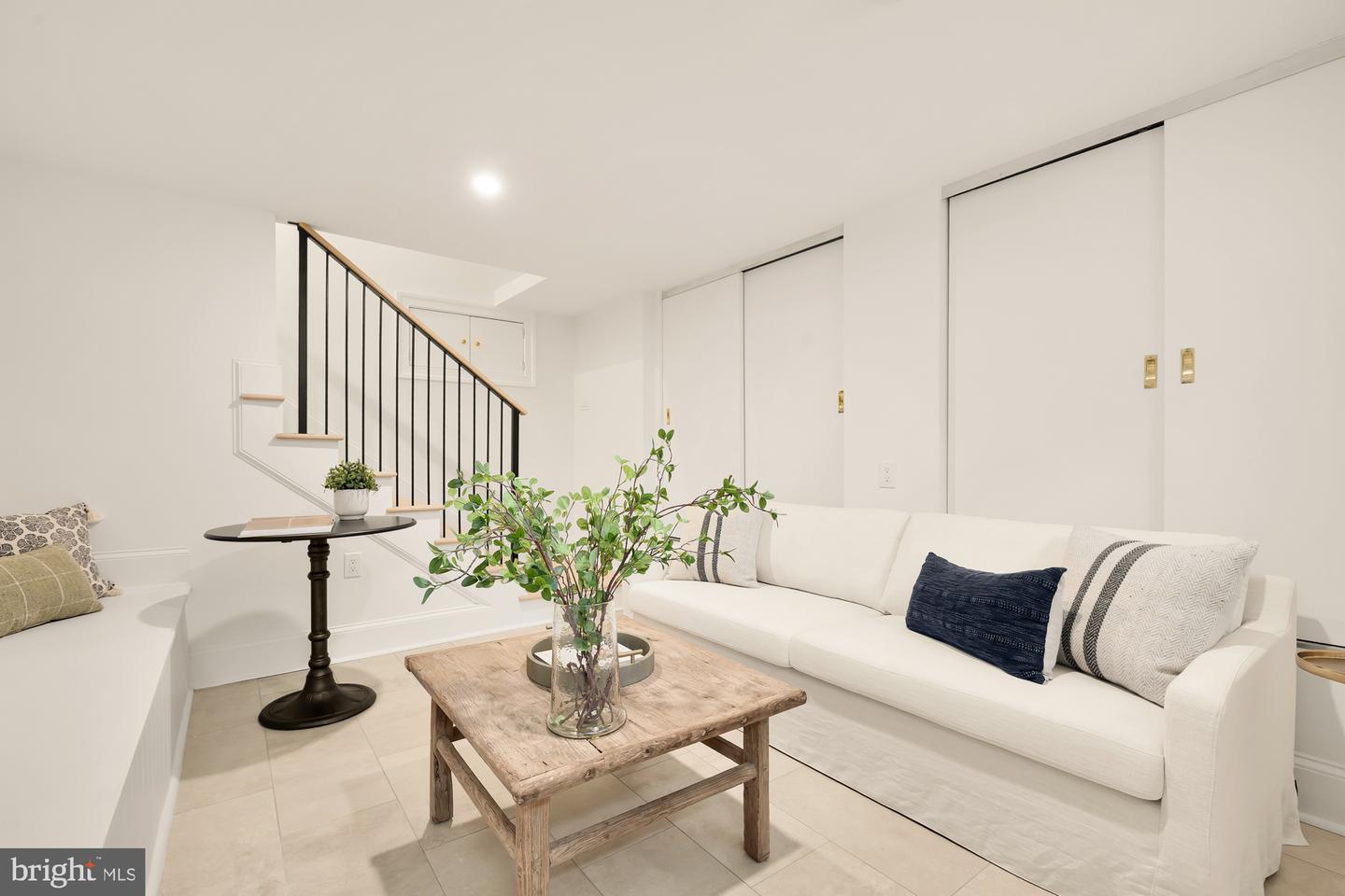 309 DUKE ST, ALEXANDRIA, Virginia 22314, 3 Bedrooms Bedrooms, ,3 BathroomsBathrooms,Residential,For sale,309 DUKE ST,VAAX2042050 MLS # VAAX2042050