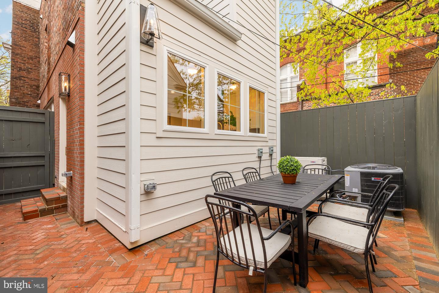 309 DUKE ST, ALEXANDRIA, Virginia 22314, 3 Bedrooms Bedrooms, ,3 BathroomsBathrooms,Residential,For sale,309 DUKE ST,VAAX2042050 MLS # VAAX2042050