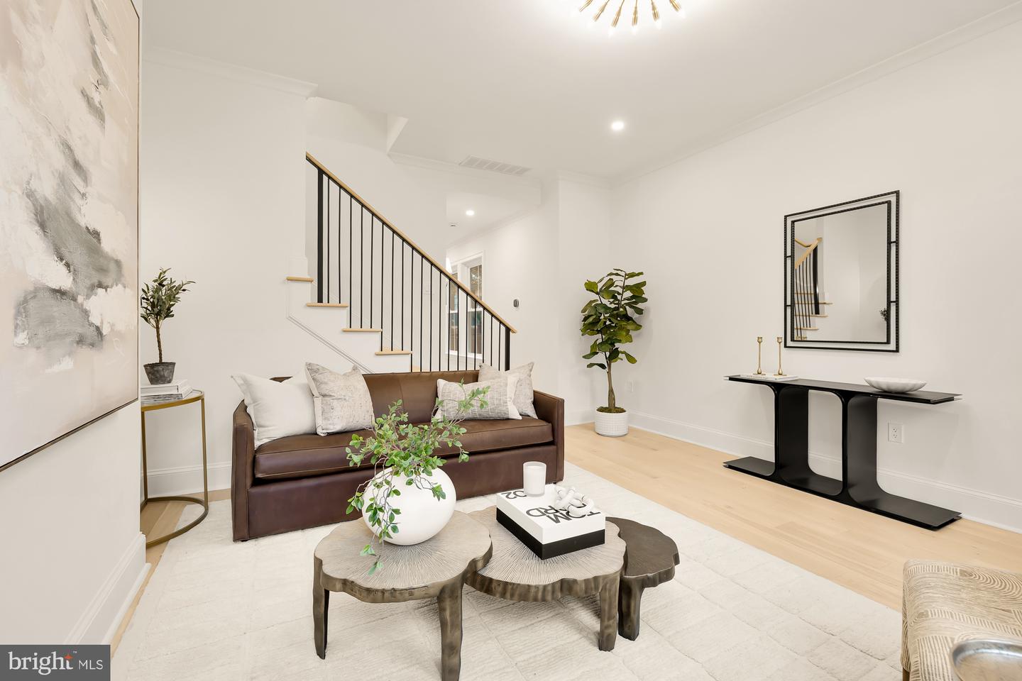 309 DUKE ST, ALEXANDRIA, Virginia 22314, 3 Bedrooms Bedrooms, ,3 BathroomsBathrooms,Residential,For sale,309 DUKE ST,VAAX2042050 MLS # VAAX2042050