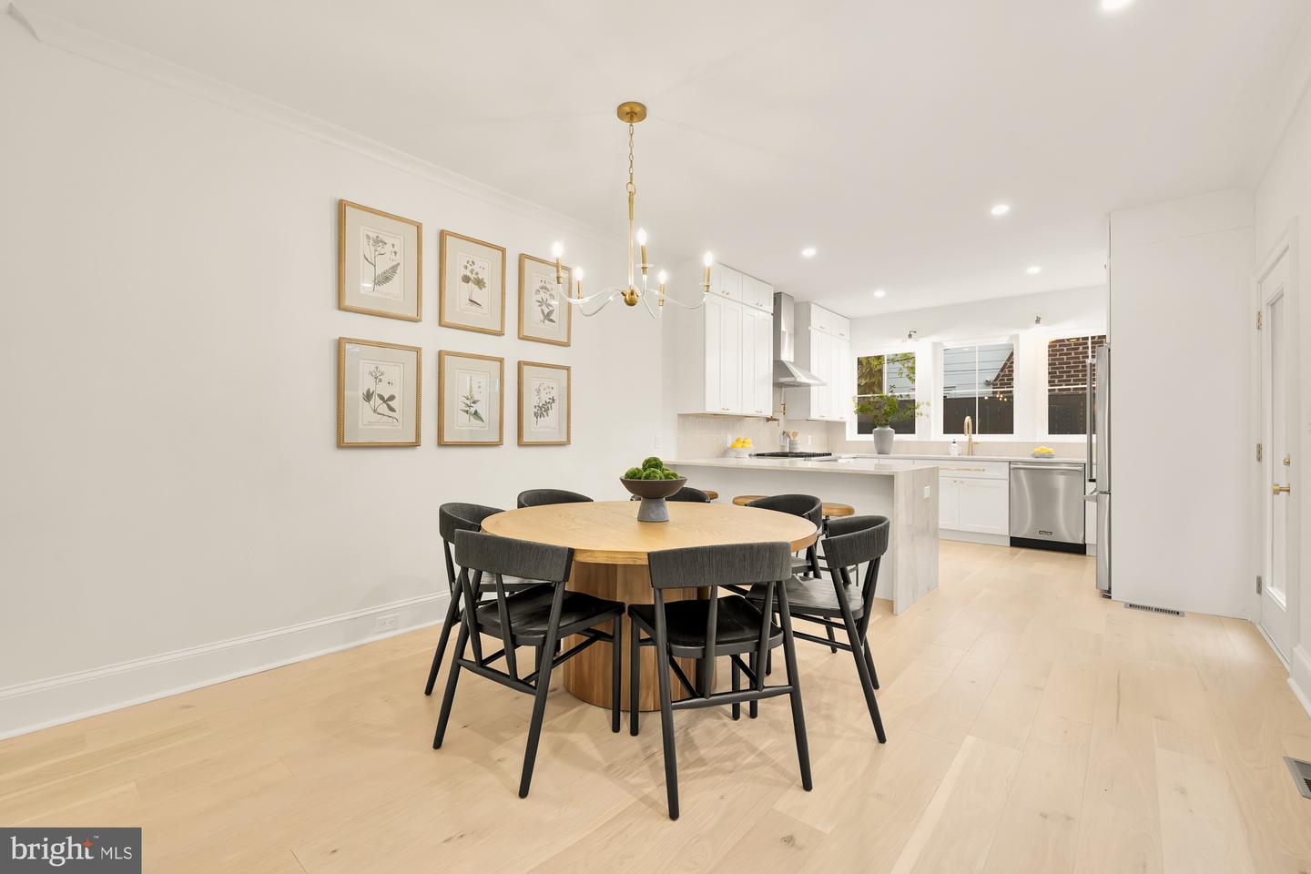 309 DUKE ST, ALEXANDRIA, Virginia 22314, 3 Bedrooms Bedrooms, ,3 BathroomsBathrooms,Residential,For sale,309 DUKE ST,VAAX2042050 MLS # VAAX2042050