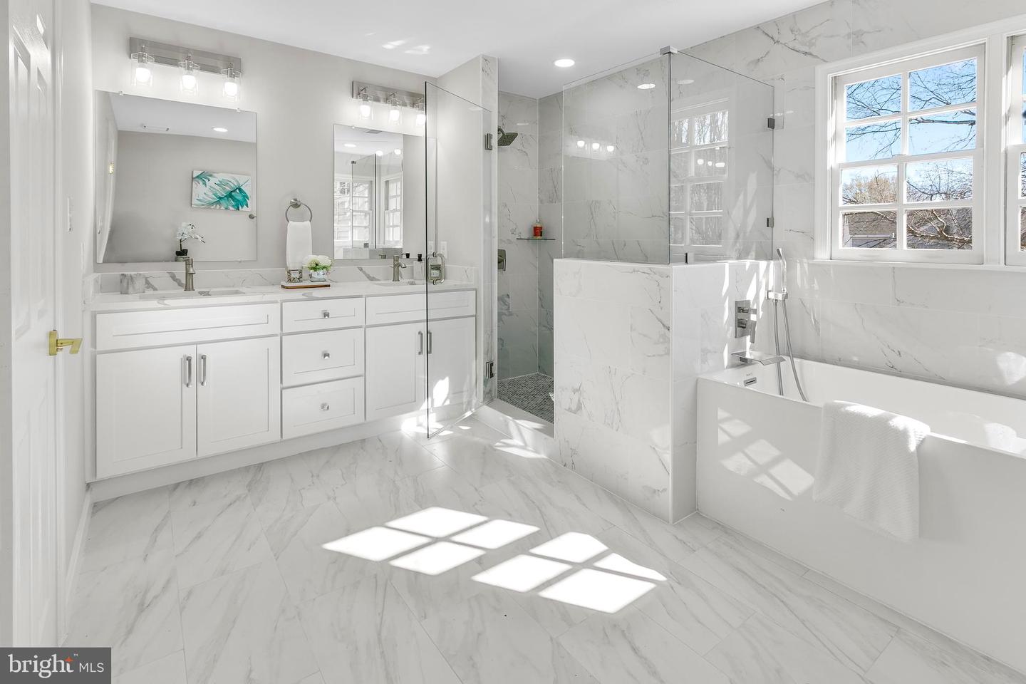 1252 DARTMOUTH CT, ALEXANDRIA, Virginia 22314, 4 Bedrooms Bedrooms, ,4 BathroomsBathrooms,Residential,For sale,1252 DARTMOUTH CT,VAAX2042154 MLS # VAAX2042154