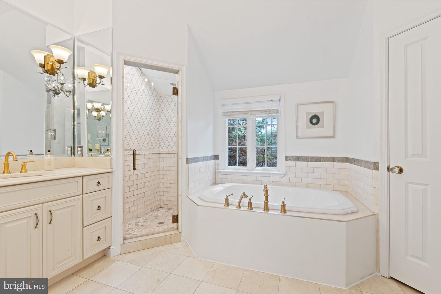 506 IVY CIR, ALEXANDRIA, Virginia 22302, 4 Bedrooms Bedrooms, ,3 BathroomsBathrooms,Residential,For sale,506 IVY CIR,VAAX2042230 MLS # VAAX2042230