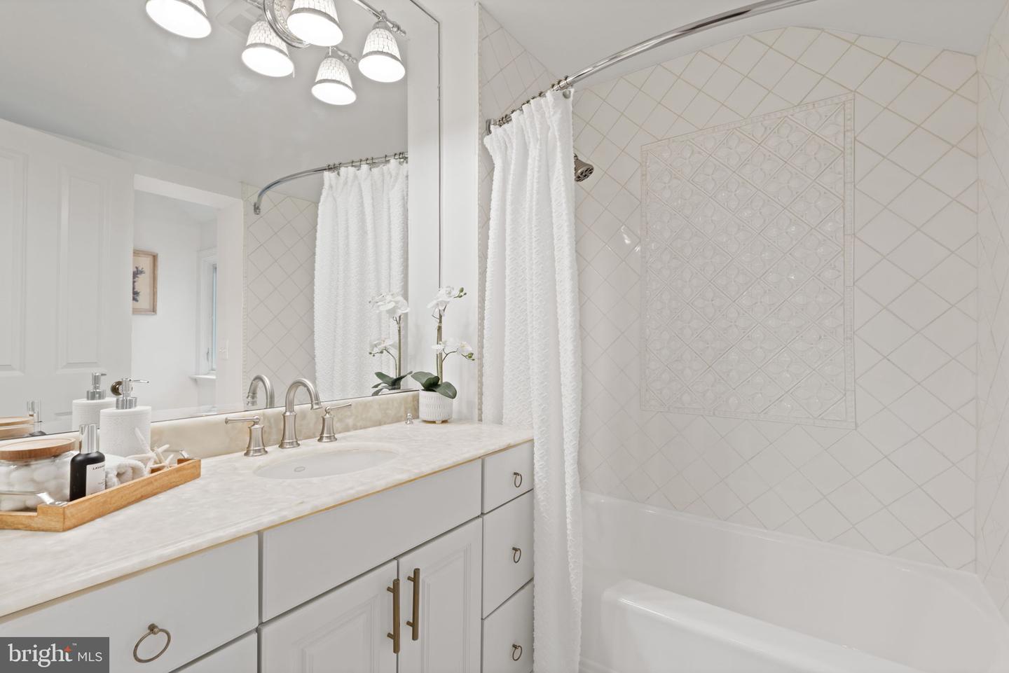 506 IVY CIR, ALEXANDRIA, Virginia 22302, 4 Bedrooms Bedrooms, ,3 BathroomsBathrooms,Residential,For sale,506 IVY CIR,VAAX2042230 MLS # VAAX2042230