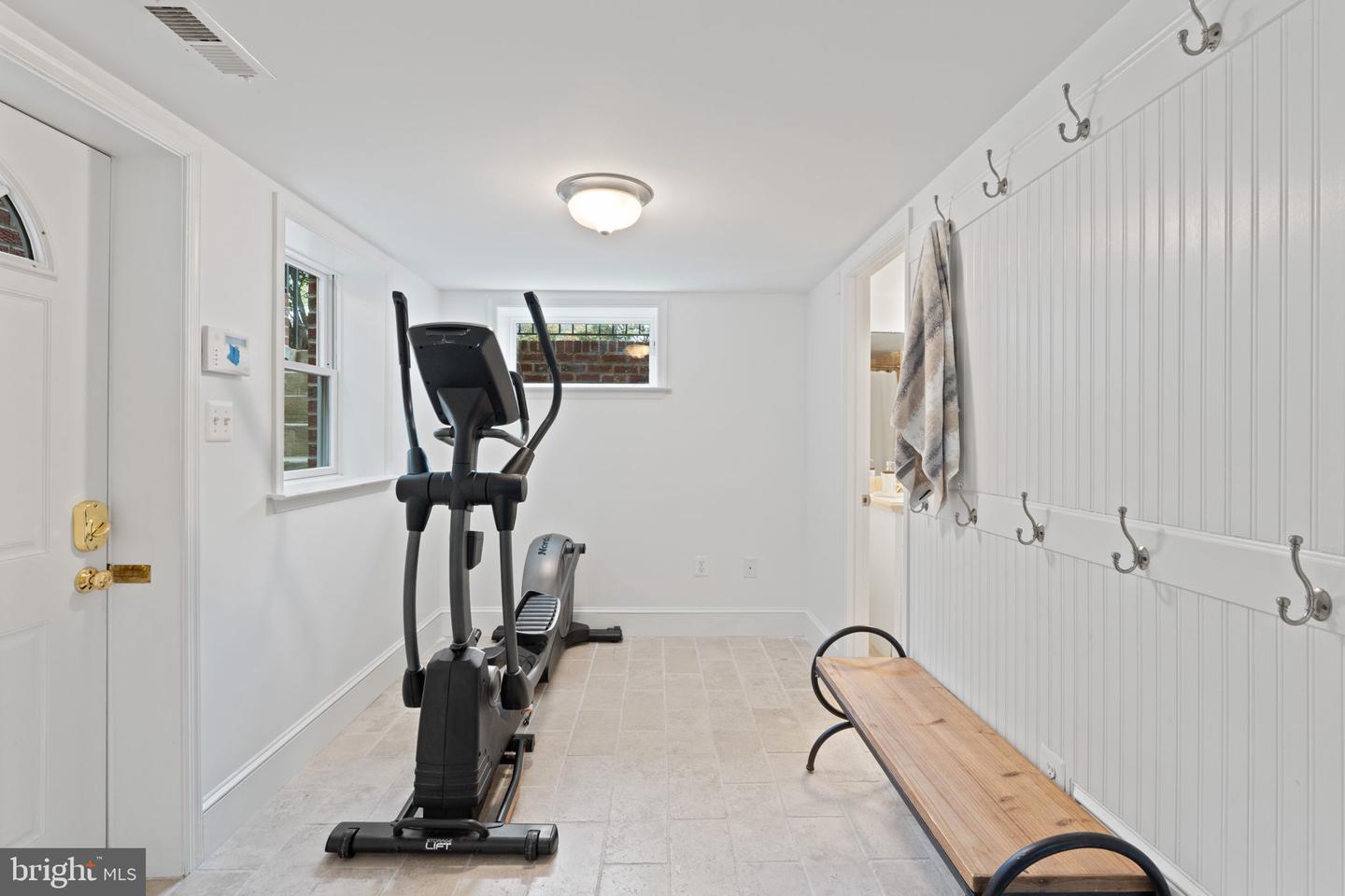 506 IVY CIR, ALEXANDRIA, Virginia 22302, 4 Bedrooms Bedrooms, ,3 BathroomsBathrooms,Residential,For sale,506 IVY CIR,VAAX2042230 MLS # VAAX2042230