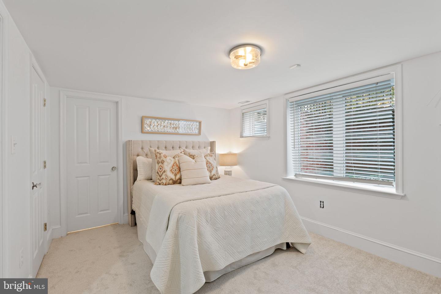 506 IVY CIR, ALEXANDRIA, Virginia 22302, 4 Bedrooms Bedrooms, ,3 BathroomsBathrooms,Residential,For sale,506 IVY CIR,VAAX2042230 MLS # VAAX2042230