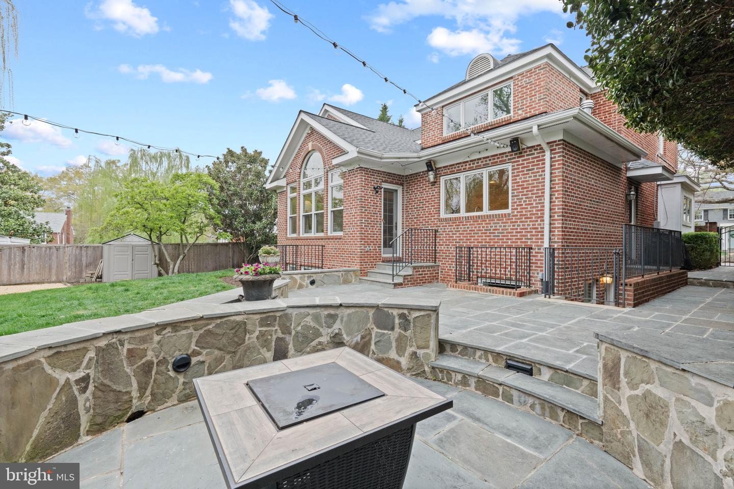 506 IVY CIR, ALEXANDRIA, Virginia 22302, 4 Bedrooms Bedrooms, ,3 BathroomsBathrooms,Residential,For sale,506 IVY CIR,VAAX2042230 MLS # VAAX2042230