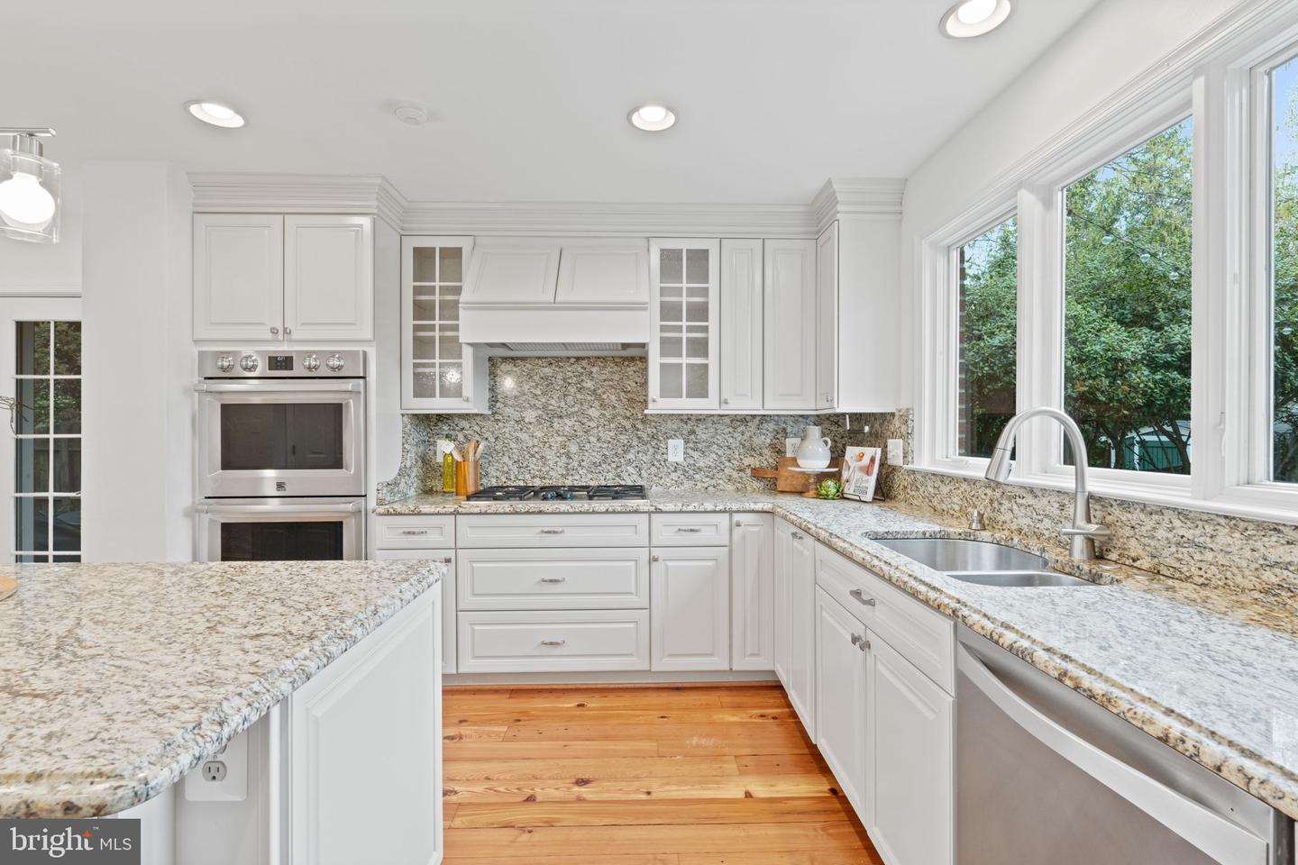 506 IVY CIR, ALEXANDRIA, Virginia 22302, 4 Bedrooms Bedrooms, ,3 BathroomsBathrooms,Residential,For sale,506 IVY CIR,VAAX2042230 MLS # VAAX2042230