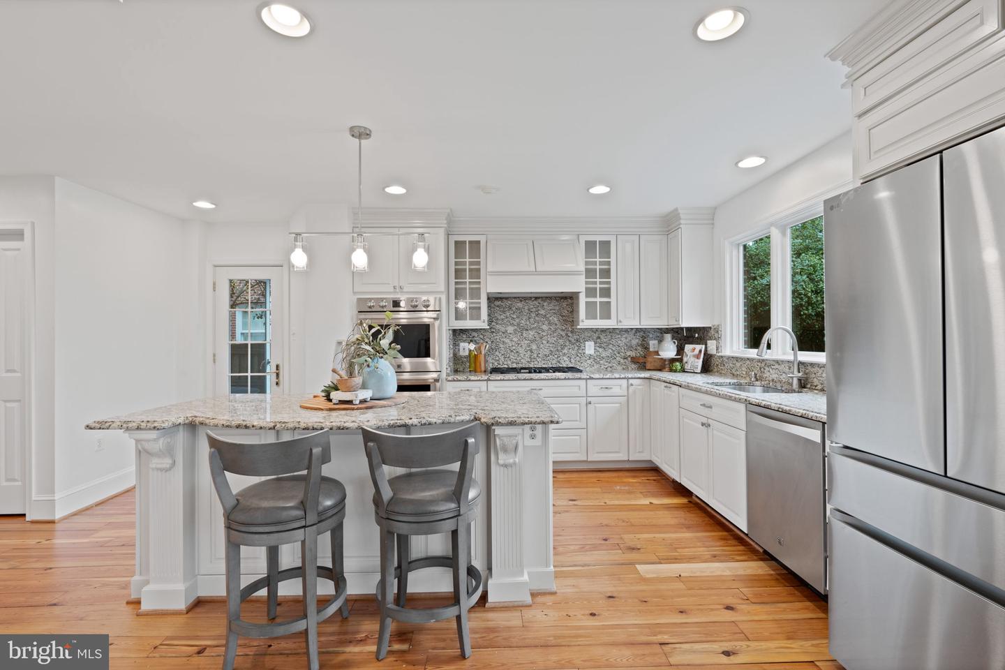 506 IVY CIR, ALEXANDRIA, Virginia 22302, 4 Bedrooms Bedrooms, ,3 BathroomsBathrooms,Residential,For sale,506 IVY CIR,VAAX2042230 MLS # VAAX2042230