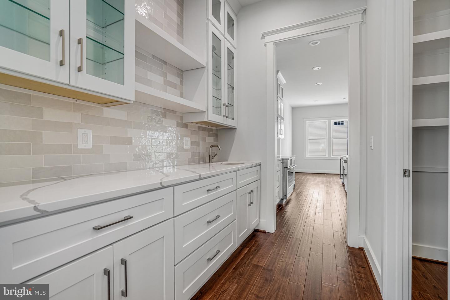 1830 CHERRI DR, FALLS CHURCH, Virginia 22043, 6 Bedrooms Bedrooms, ,6 BathroomsBathrooms,Residential,For sale,1830 CHERRI DR,VAFX2227320 MLS # VAFX2227320