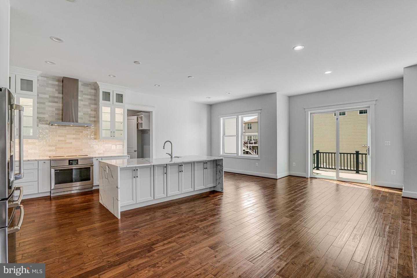 1830 CHERRI DR, FALLS CHURCH, Virginia 22043, 6 Bedrooms Bedrooms, ,6 BathroomsBathrooms,Residential,For sale,1830 CHERRI DR,VAFX2227320 MLS # VAFX2227320