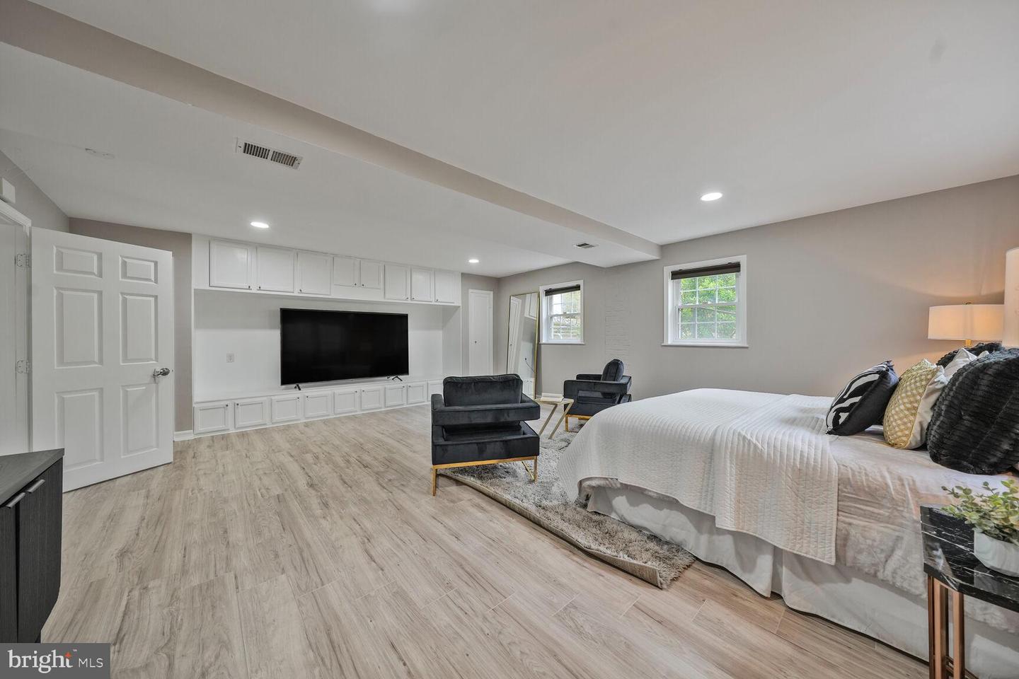 6532 SPRING VALLEY DR, ALEXANDRIA, Virginia 22312, 7 Bedrooms Bedrooms, ,4 BathroomsBathrooms,Residential,For sale,6532 SPRING VALLEY DR,VAFX2227712 MLS # VAFX2227712