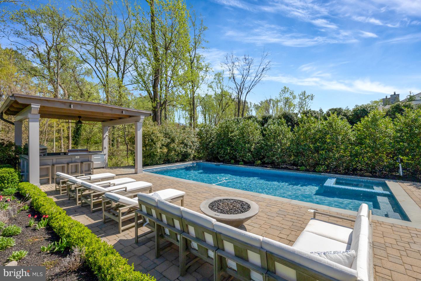 954 MACKALL FARMS LN, MCLEAN, Virginia 22101, 5 Bedrooms Bedrooms, ,5 BathroomsBathrooms,Residential,For sale,954 MACKALL FARMS LN,VAFX2227758 MLS # VAFX2227758
