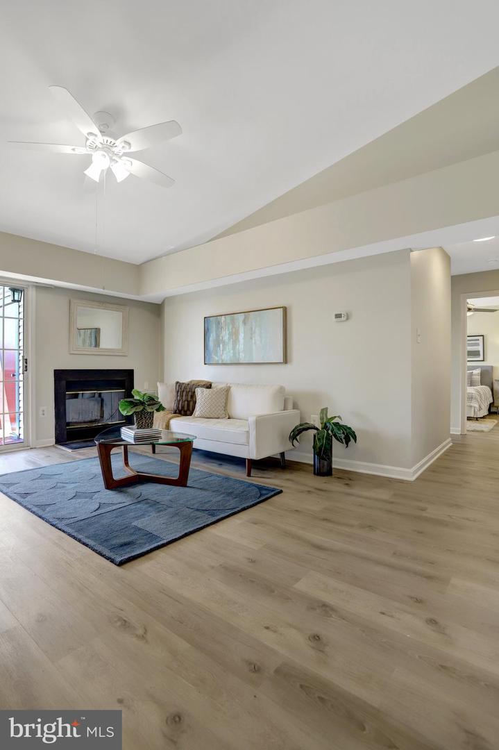 6901 VICTORIA DR #UNIT I, ALEXANDRIA, Virginia 22310, 2 Bedrooms Bedrooms, ,2 BathroomsBathrooms,Residential,For sale,6901 VICTORIA DR #UNIT I,VAFX2228804 MLS # VAFX2228804