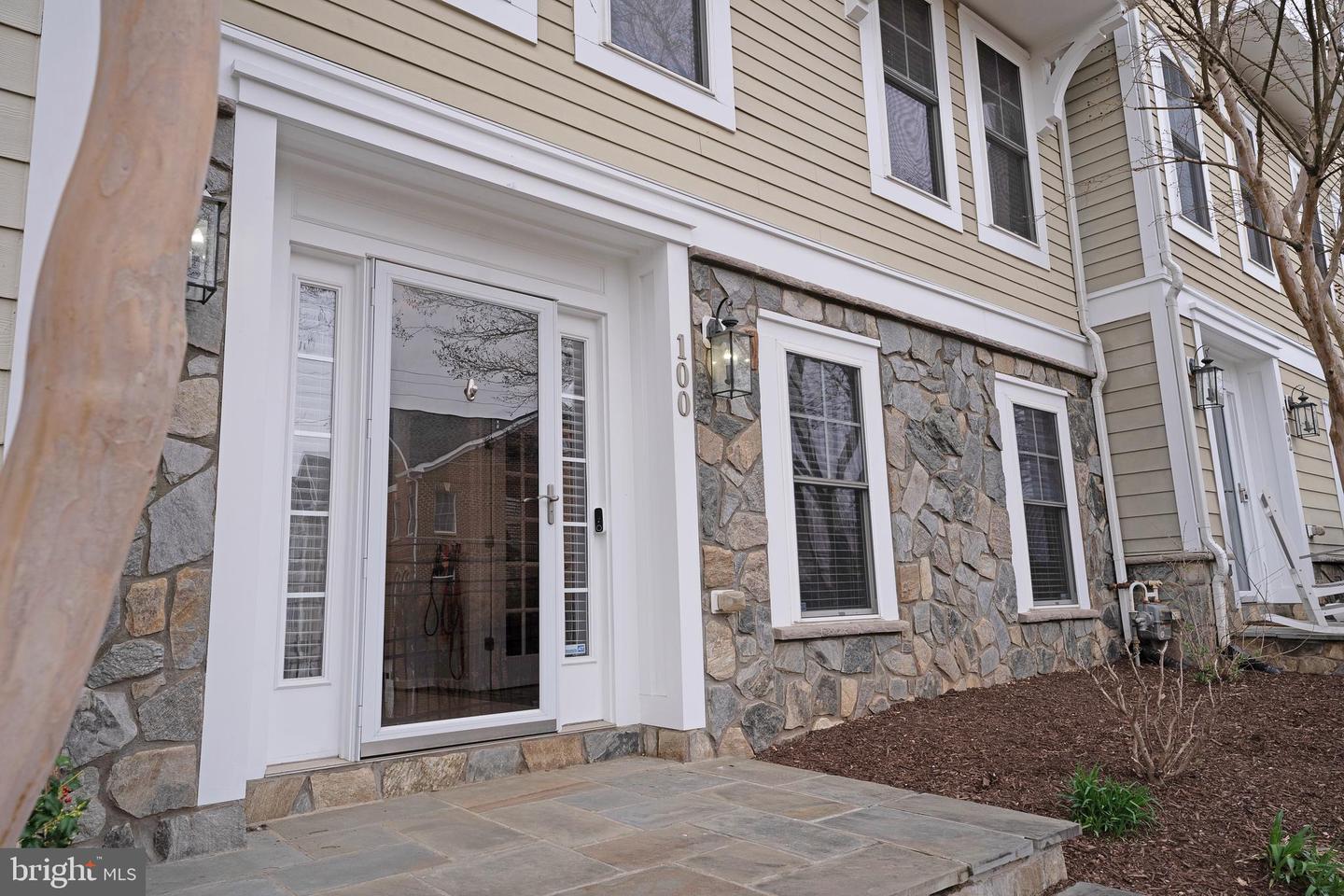 100 WASHINGTON ST, OCCOQUAN, Virginia 22125, 4 Bedrooms Bedrooms, ,3 BathroomsBathrooms,Residential,For sale,100 WASHINGTON ST,VAPW2089992 MLS # VAPW2089992