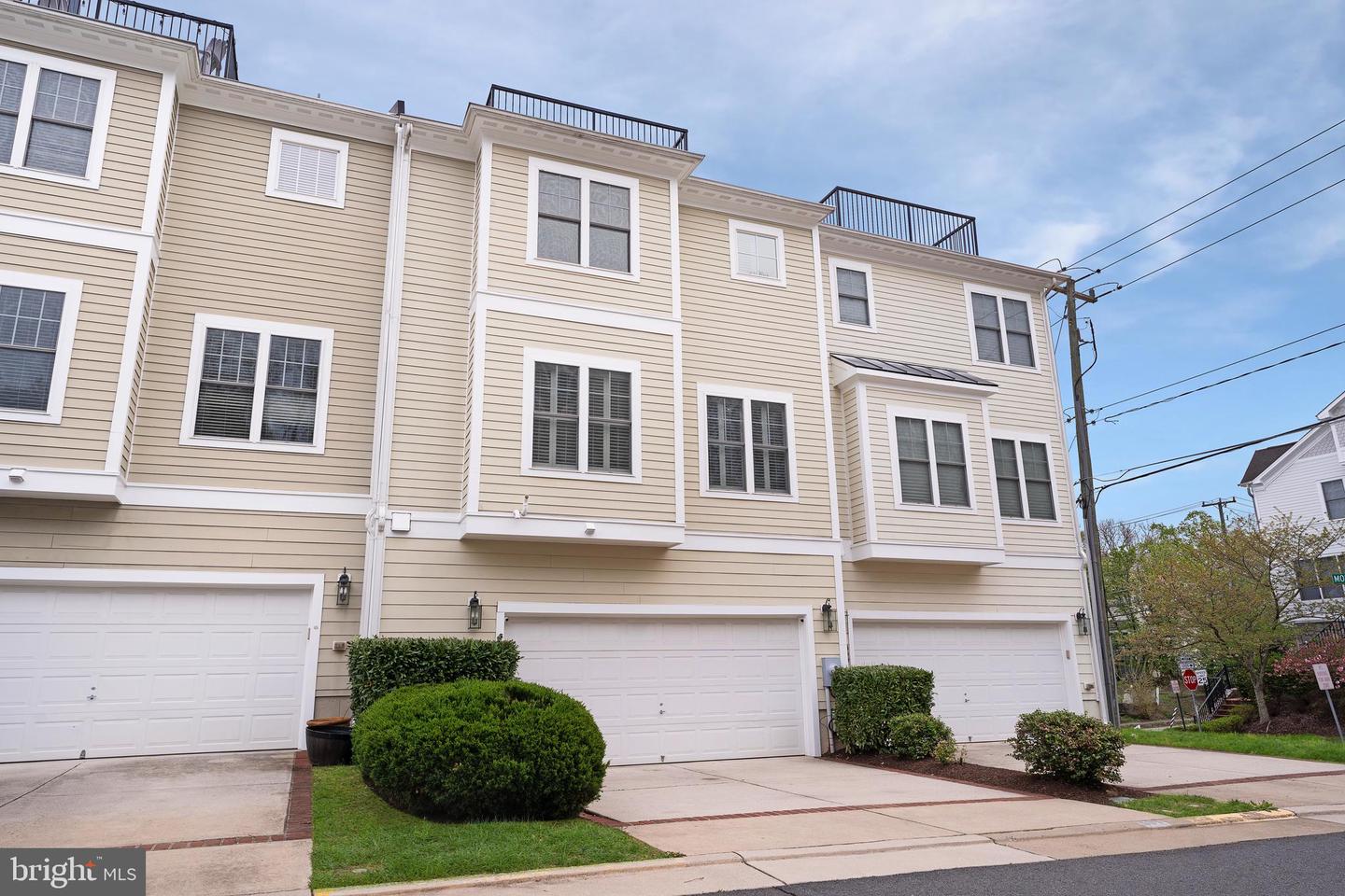 100 WASHINGTON ST, OCCOQUAN, Virginia 22125, 4 Bedrooms Bedrooms, ,3 BathroomsBathrooms,Residential,For sale,100 WASHINGTON ST,VAPW2089992 MLS # VAPW2089992