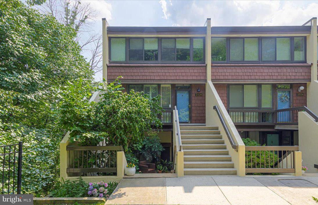 2330 S QUINCY ST, ARLINGTON, Virginia 22204, 2 Bedrooms Bedrooms, ,2 BathroomsBathrooms,Residential,For sale,2330 S QUINCY ST,VAAR2054774 MLS # VAAR2054774