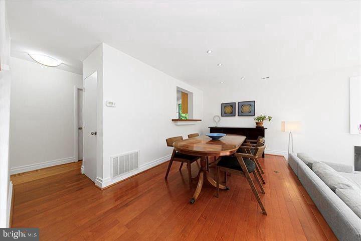 2330 S QUINCY ST, ARLINGTON, Virginia 22204, 2 Bedrooms Bedrooms, ,2 BathroomsBathrooms,Residential,For sale,2330 S QUINCY ST,VAAR2054774 MLS # VAAR2054774