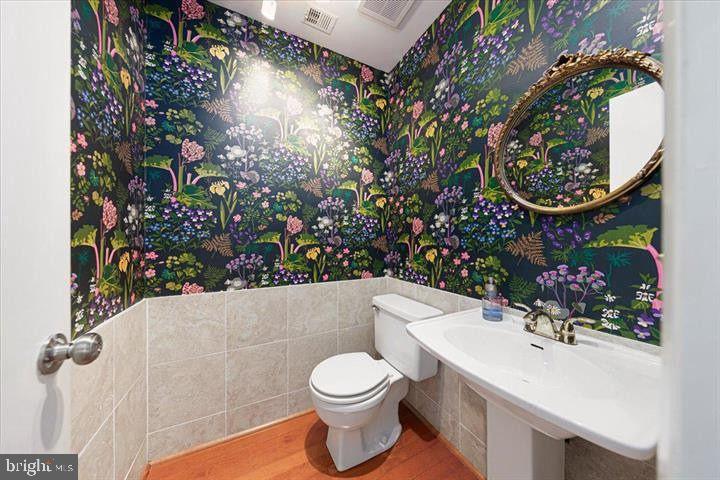 2330 S QUINCY ST, ARLINGTON, Virginia 22204, 2 Bedrooms Bedrooms, ,2 BathroomsBathrooms,Residential,For sale,2330 S QUINCY ST,VAAR2054774 MLS # VAAR2054774