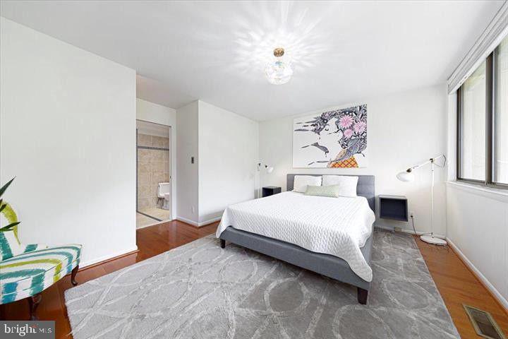 2330 S QUINCY ST, ARLINGTON, Virginia 22204, 2 Bedrooms Bedrooms, ,2 BathroomsBathrooms,Residential,For sale,2330 S QUINCY ST,VAAR2054774 MLS # VAAR2054774