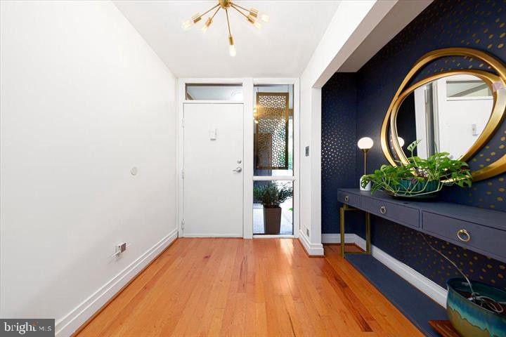 2330 S QUINCY ST, ARLINGTON, Virginia 22204, 2 Bedrooms Bedrooms, ,2 BathroomsBathrooms,Residential,For sale,2330 S QUINCY ST,VAAR2054774 MLS # VAAR2054774
