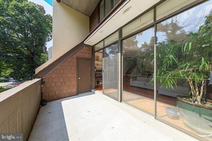 2330 S QUINCY ST, ARLINGTON, Virginia 22204, 2 Bedrooms Bedrooms, ,2 BathroomsBathrooms,Residential,For sale,2330 S QUINCY ST,VAAR2054774 MLS # VAAR2054774