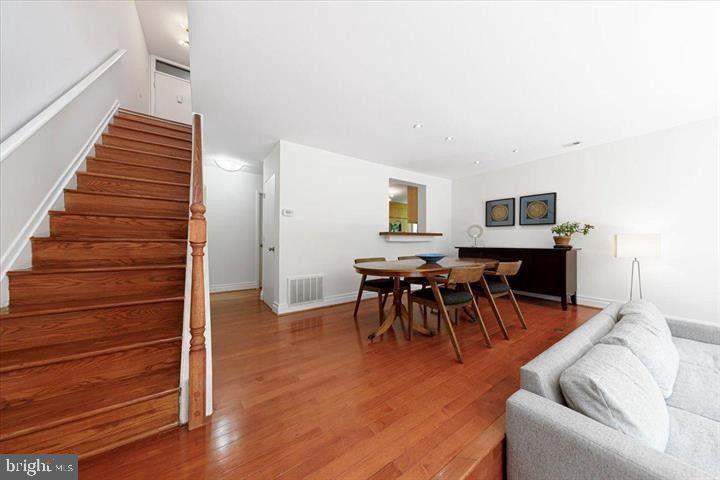 2330 S QUINCY ST, ARLINGTON, Virginia 22204, 2 Bedrooms Bedrooms, ,2 BathroomsBathrooms,Residential,For sale,2330 S QUINCY ST,VAAR2054774 MLS # VAAR2054774