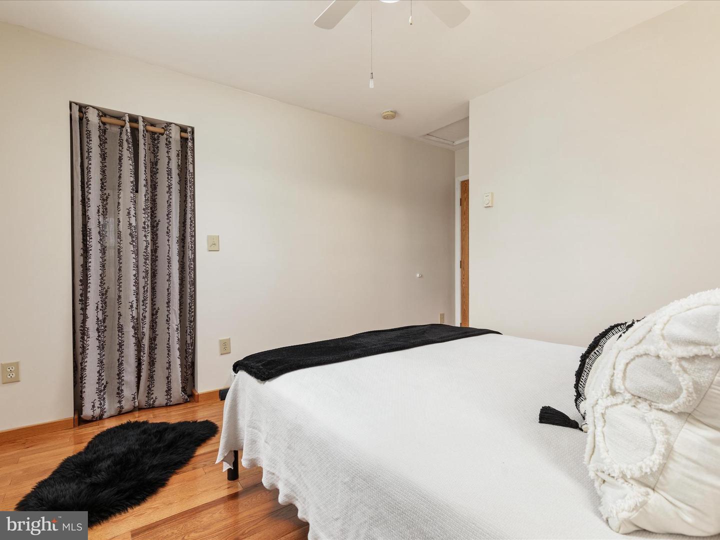 121 W CONFEDERATE ST, NEW MARKET, Virginia 22844, 2 Bedrooms Bedrooms, ,3 BathroomsBathrooms,Residential,For sale,121 W CONFEDERATE ST,VASH2010956 MLS # VASH2010956