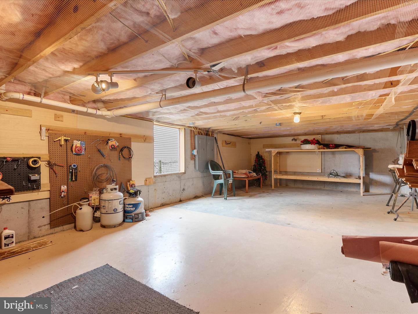 121 W CONFEDERATE ST, NEW MARKET, Virginia 22844, 2 Bedrooms Bedrooms, ,3 BathroomsBathrooms,Residential,For sale,121 W CONFEDERATE ST,VASH2010956 MLS # VASH2010956