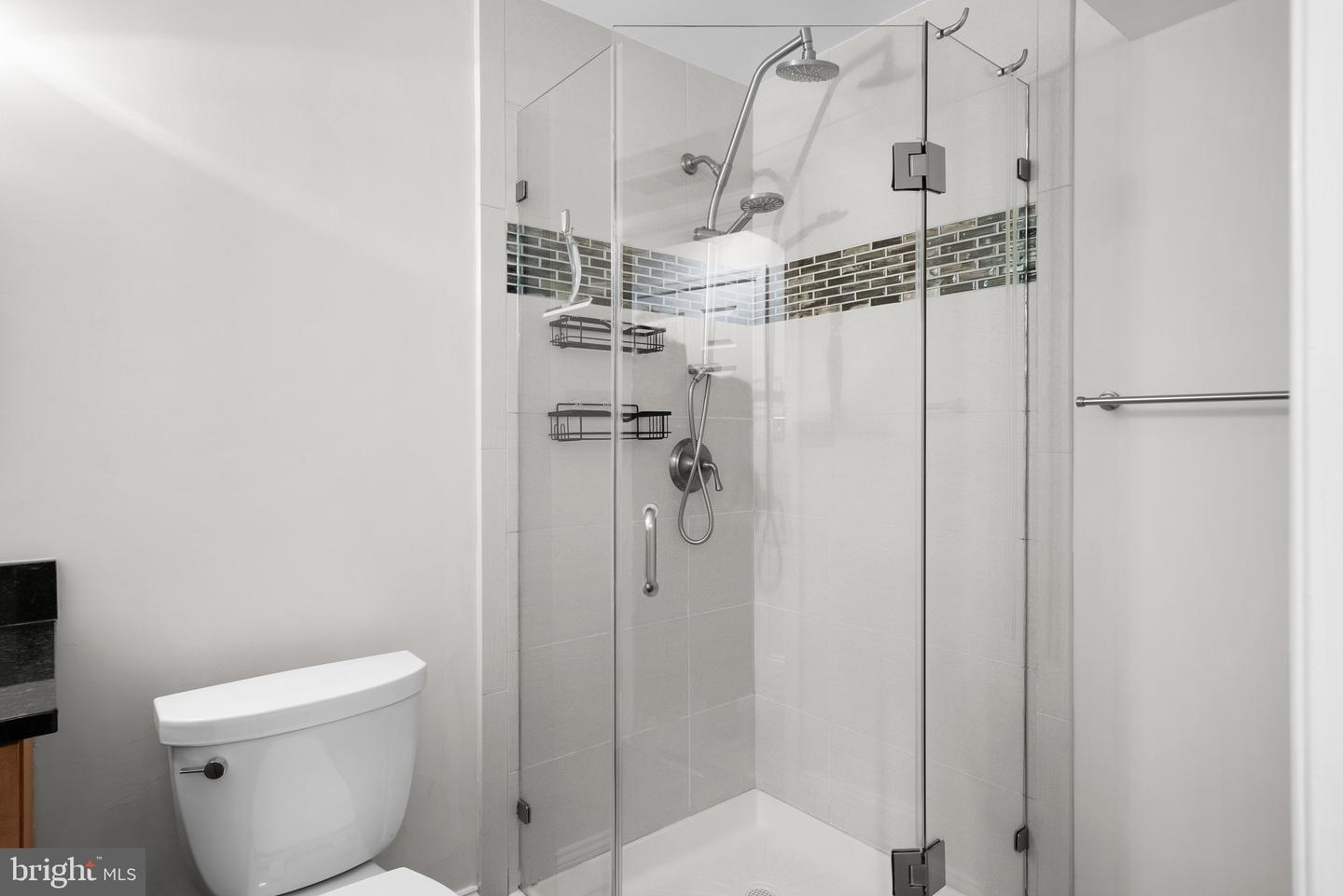 3106 RUSSELL RD, ALEXANDRIA, Virginia 22305, 5 Bedrooms Bedrooms, ,3 BathroomsBathrooms,Residential,For sale,3106 RUSSELL RD,VAAX2043358 MLS # VAAX2043358