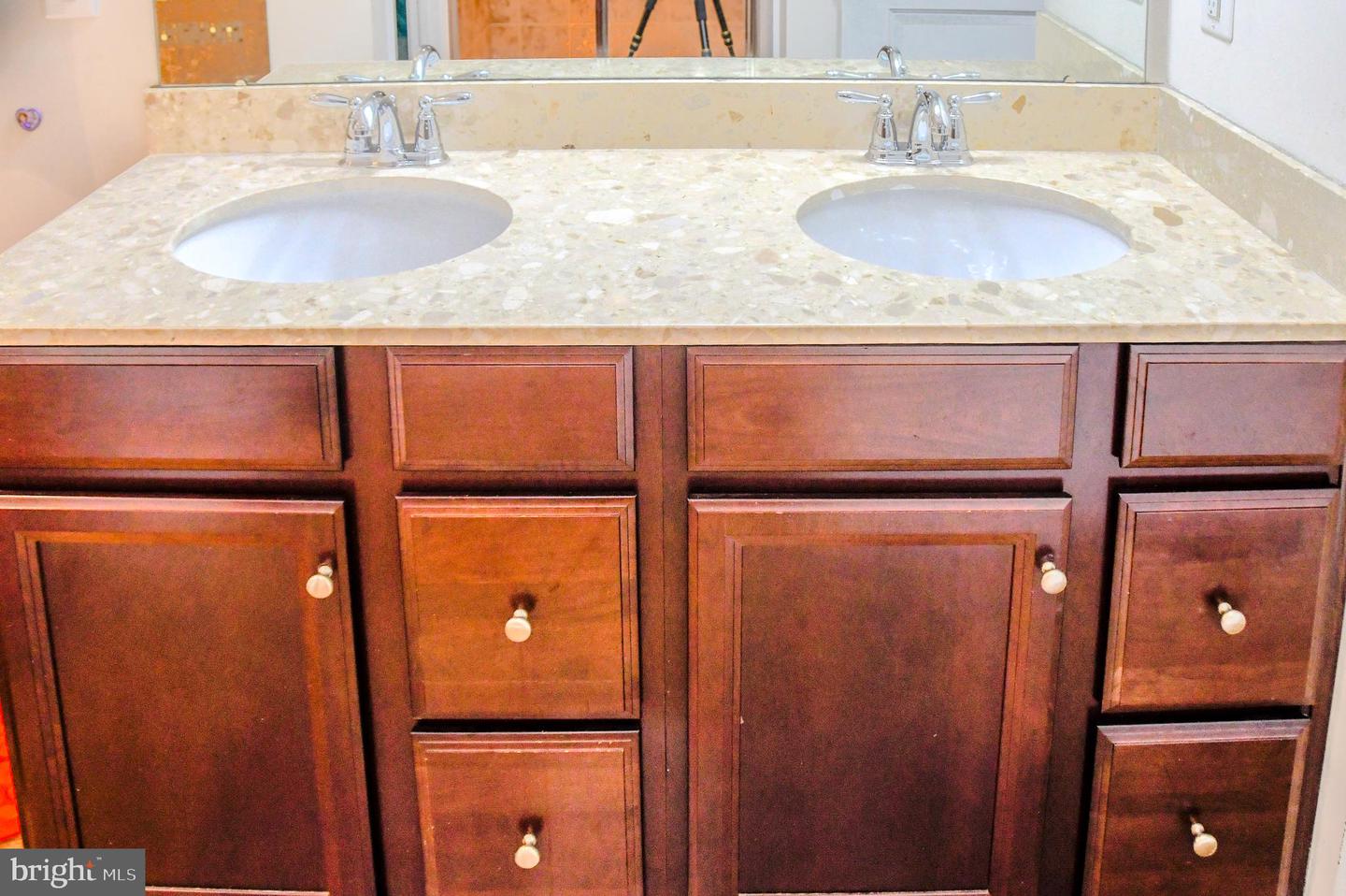 9910 BOX OAK CT, FREDERICKSBURG, Virginia 22407, 5 Bedrooms Bedrooms, ,3 BathroomsBathrooms,Residential,For sale,9910 BOX OAK CT,VASP2031866 MLS # VASP2031866