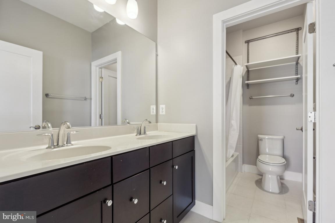 44738 TIVERTON SQ, ASHBURN, Virginia 20147, 3 Bedrooms Bedrooms, ,2 BathroomsBathrooms,Residential,For sale,44738 TIVERTON SQ,VALO2093252 MLS # VALO2093252