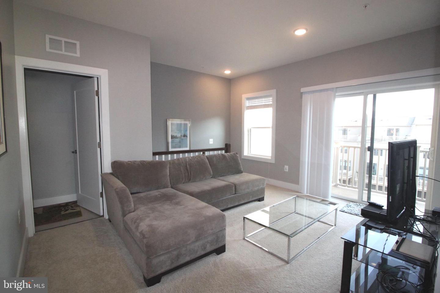 44738 TIVERTON SQ, ASHBURN, Virginia 20147, 3 Bedrooms Bedrooms, ,2 BathroomsBathrooms,Residential,For sale,44738 TIVERTON SQ,VALO2093252 MLS # VALO2093252