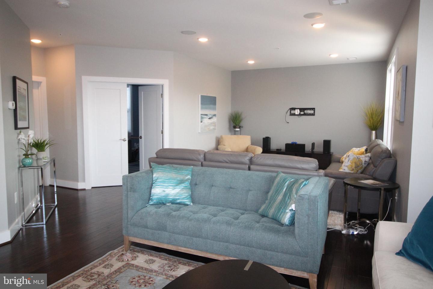 44738 TIVERTON SQ, ASHBURN, Virginia 20147, 3 Bedrooms Bedrooms, ,2 BathroomsBathrooms,Residential,For sale,44738 TIVERTON SQ,VALO2093252 MLS # VALO2093252