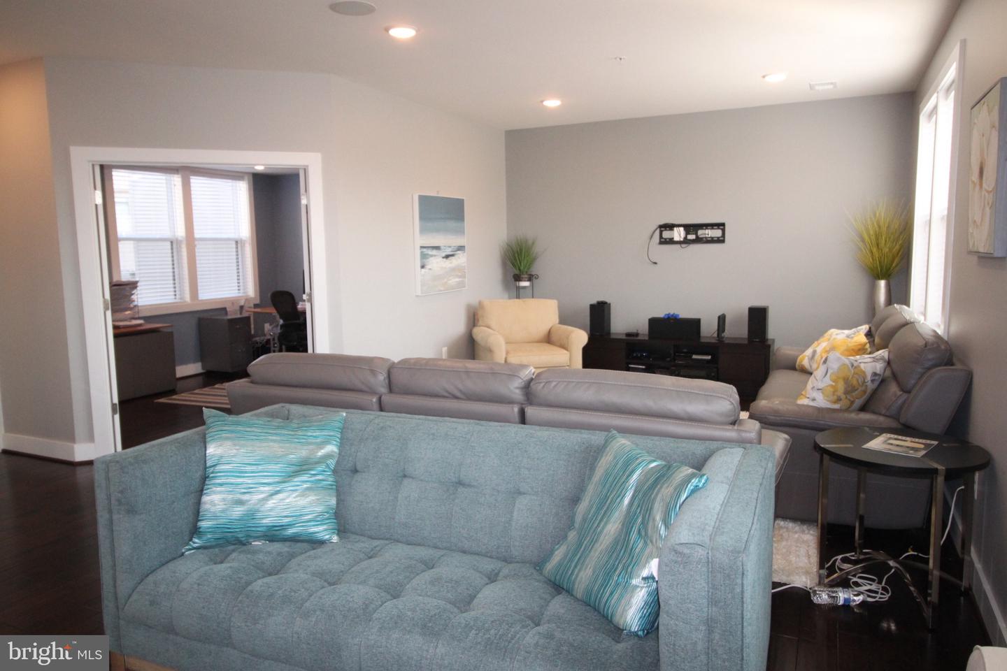 44738 TIVERTON SQ, ASHBURN, Virginia 20147, 3 Bedrooms Bedrooms, ,2 BathroomsBathrooms,Residential,For sale,44738 TIVERTON SQ,VALO2093252 MLS # VALO2093252