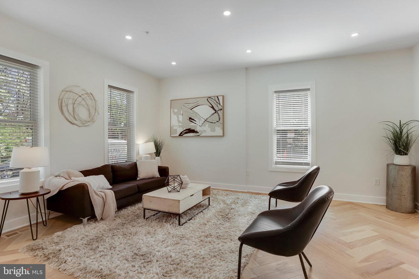 1600 37TH ST NW, WASHINGTON, District Of Columbia 20007, 5 Bedrooms Bedrooms, ,4 BathroomsBathrooms,Residential,For sale,1600 37TH ST NW,DCDC2187336 MLS # DCDC2187336