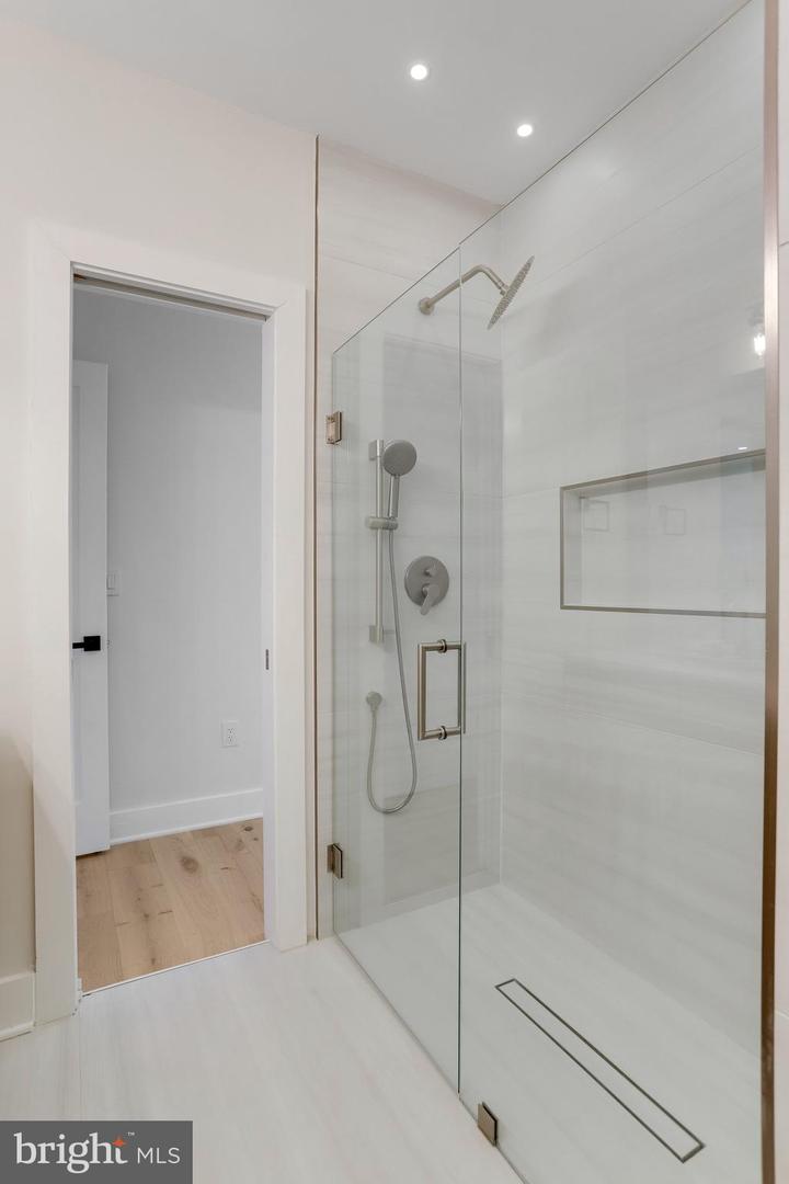 1600 37TH ST NW, WASHINGTON, District Of Columbia 20007, 5 Bedrooms Bedrooms, ,4 BathroomsBathrooms,Residential,For sale,1600 37TH ST NW,DCDC2187336 MLS # DCDC2187336