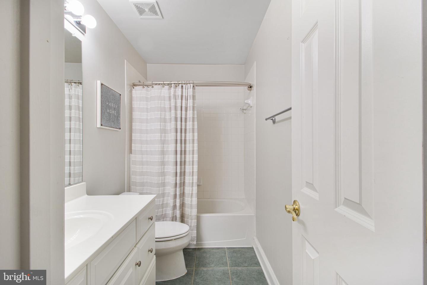 9507 SHELLY KRASNOW LN, FAIRFAX, Virginia 22031, 5 Bedrooms Bedrooms, ,4 BathroomsBathrooms,Residential,For sale,9507 SHELLY KRASNOW LN,VAFC2005836 MLS # VAFC2005836