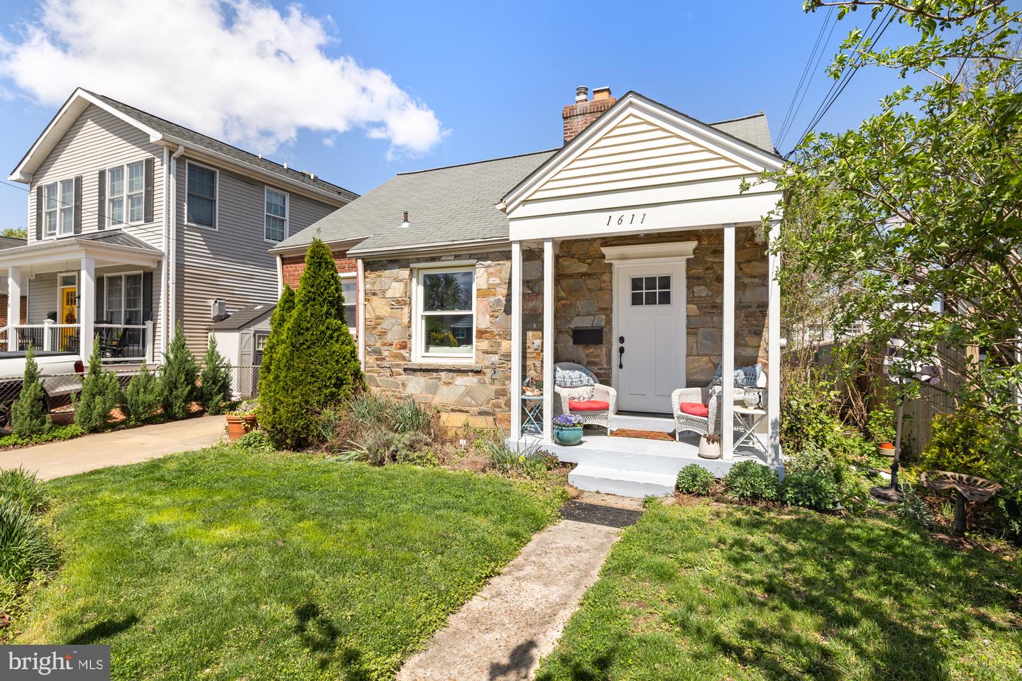 1611 13TH ST S, ARLINGTON, Virginia 22204, 3 Bedrooms Bedrooms, ,2 BathroomsBathrooms,Residential,For sale,1611 13TH ST S,VAAR2054992 MLS # VAAR2054992