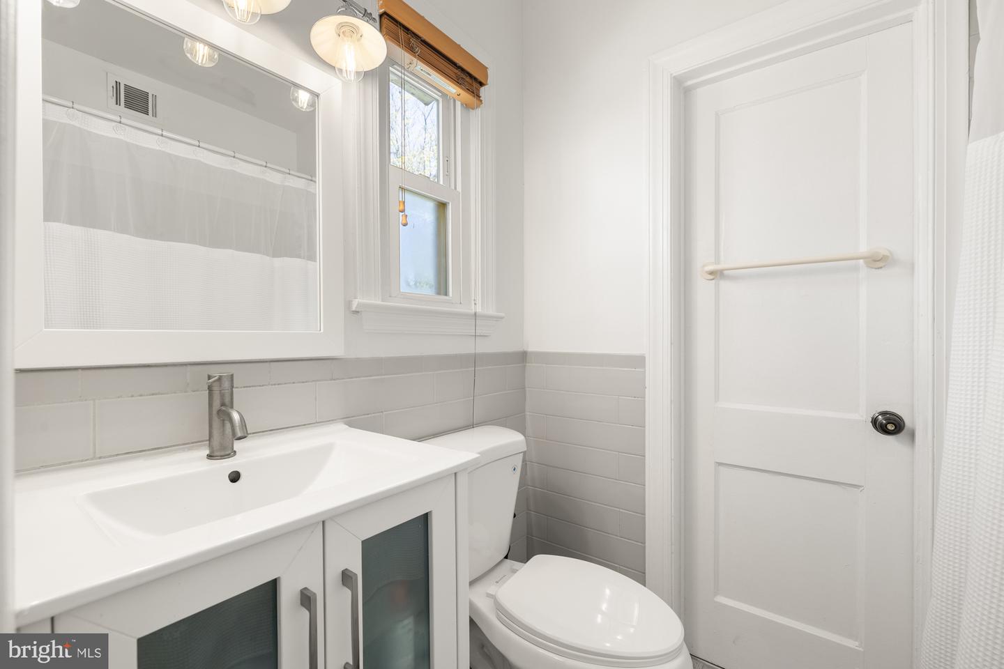 1611 13TH ST S, ARLINGTON, Virginia 22204, 3 Bedrooms Bedrooms, ,2 BathroomsBathrooms,Residential,For sale,1611 13TH ST S,VAAR2054992 MLS # VAAR2054992