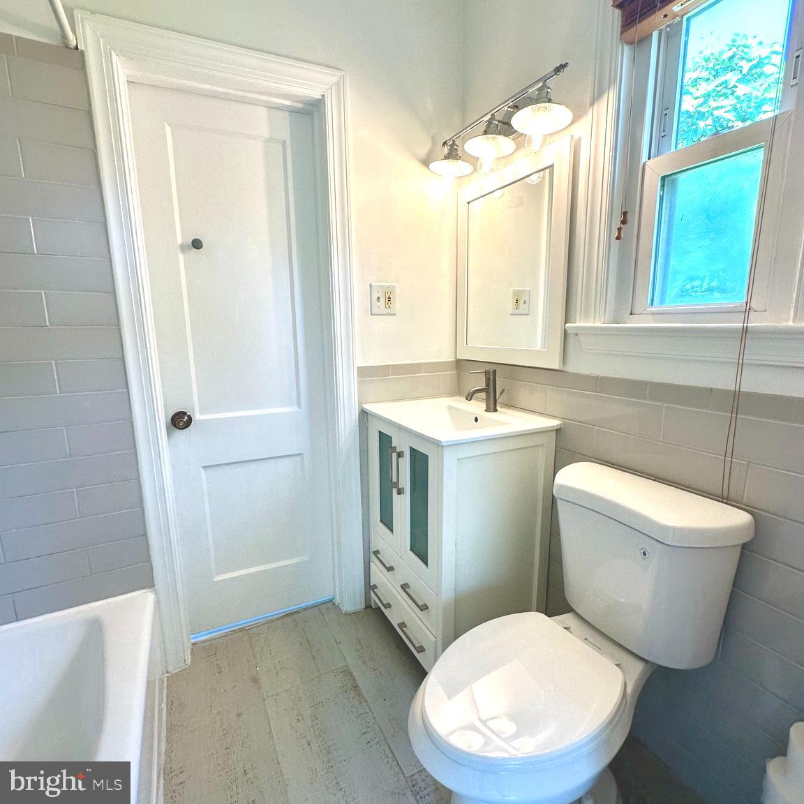 1611 13TH ST S, ARLINGTON, Virginia 22204, 3 Bedrooms Bedrooms, ,2 BathroomsBathrooms,Residential,For sale,1611 13TH ST S,VAAR2054992 MLS # VAAR2054992